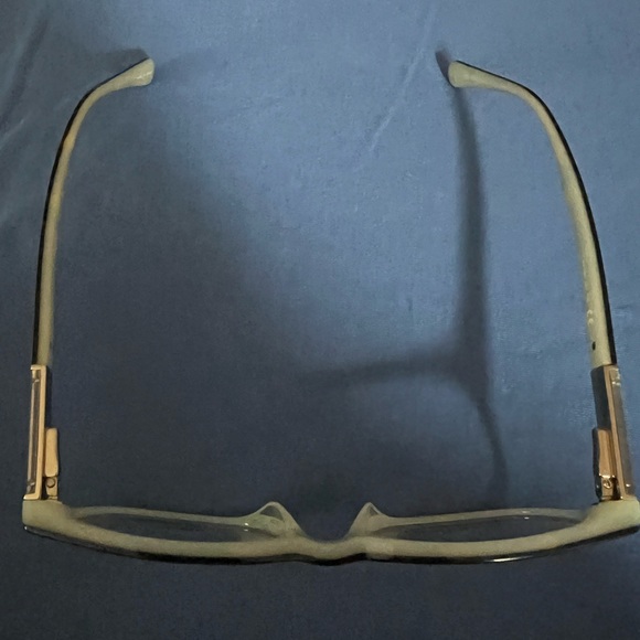 Kate Spade frames never worn, to be for prescription. Case comes with it. - Picture 4 of 5